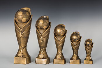 Fotbollsstatyett/Pokal i 5 olika storlekar 