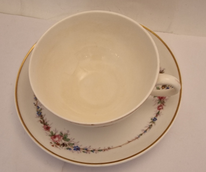 Tekopp och fat med blomranka 1870-1880-tal - 2