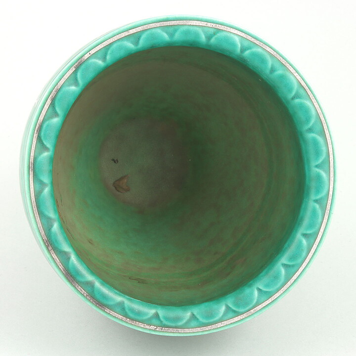 ヴィルヘルム・コーゲ  Argentaシリーズ  脚付きのベース  スズランの装飾  (14cm)  1955年 (2)