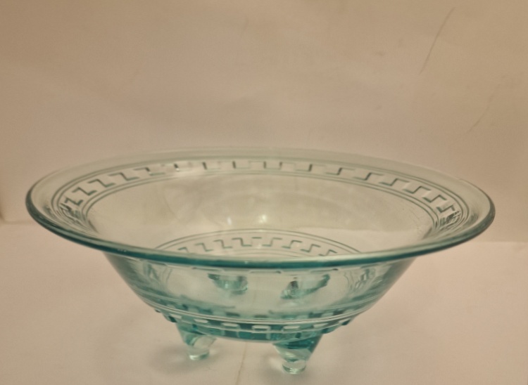 Elme bowl on feet ice green