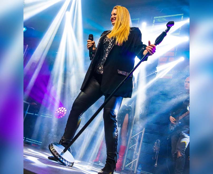 Microphone stand with round base - 3