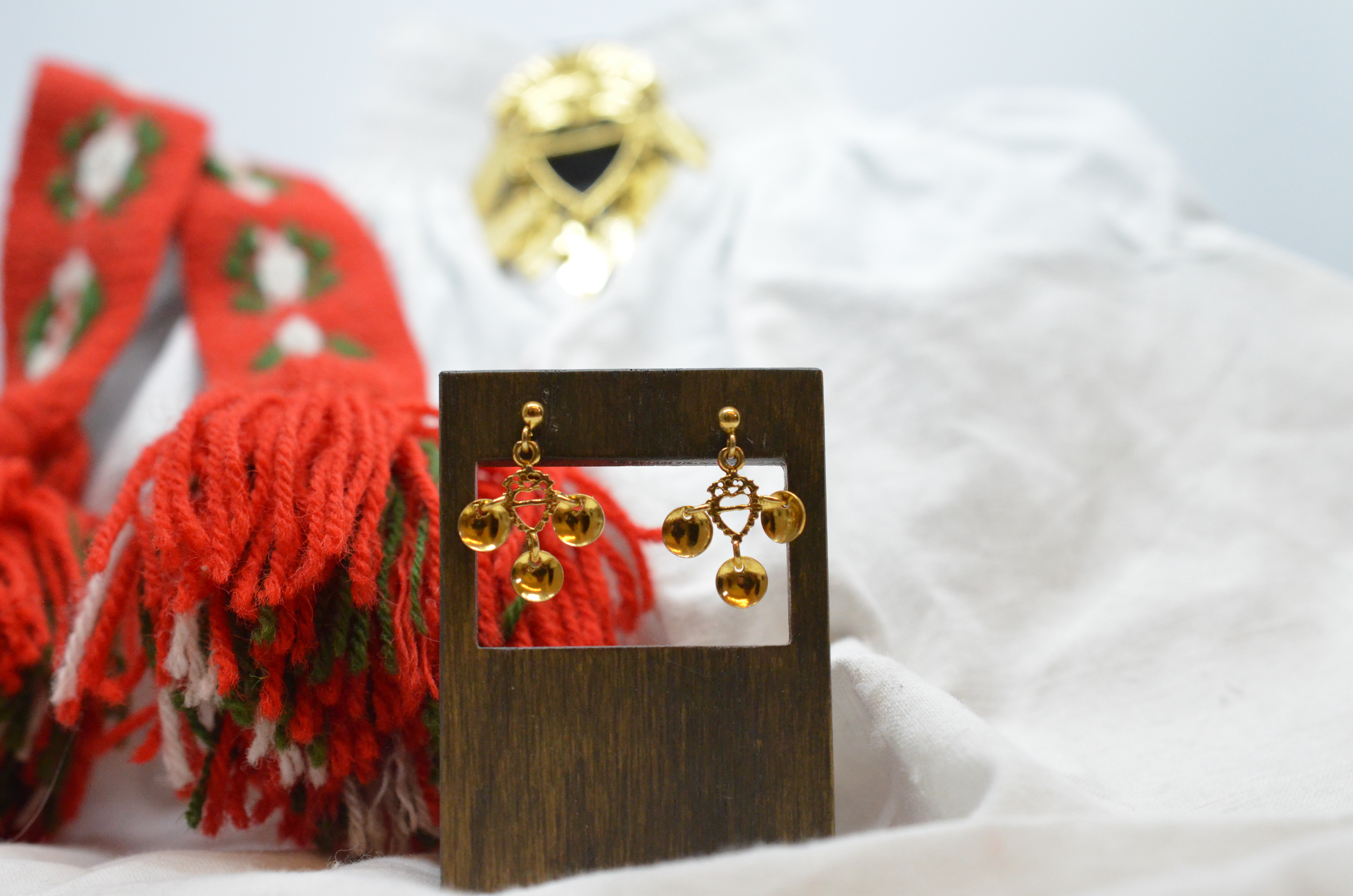 Folk costume jewellery earrings in gilded silver - 2
