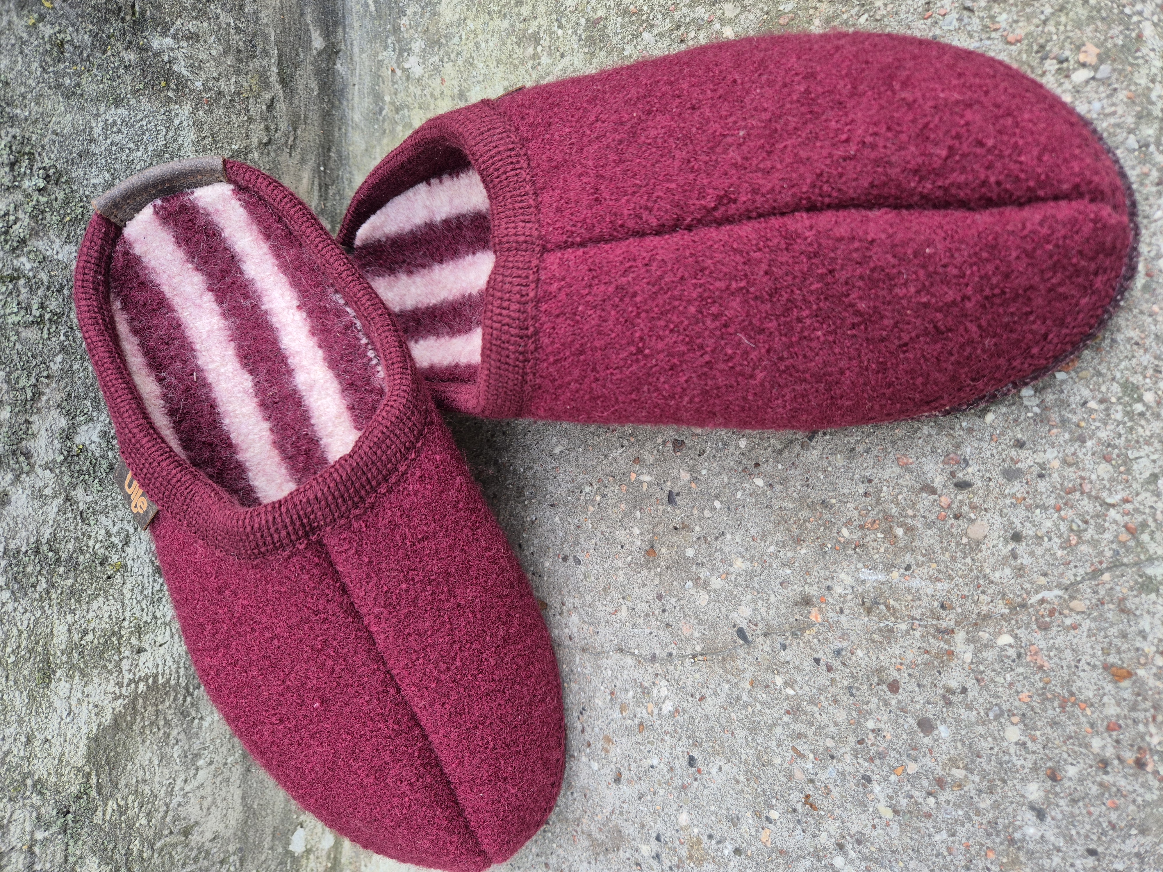 Ulle tofflor Vinröd stripes