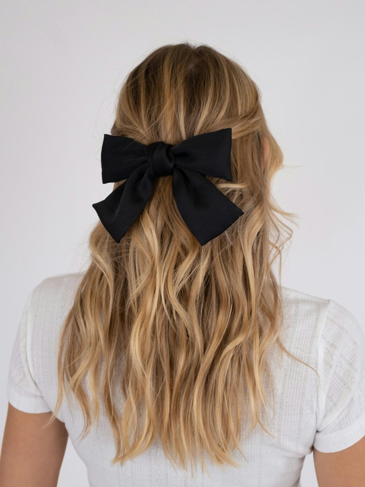 Neo Noir Bow hair Clip, Black