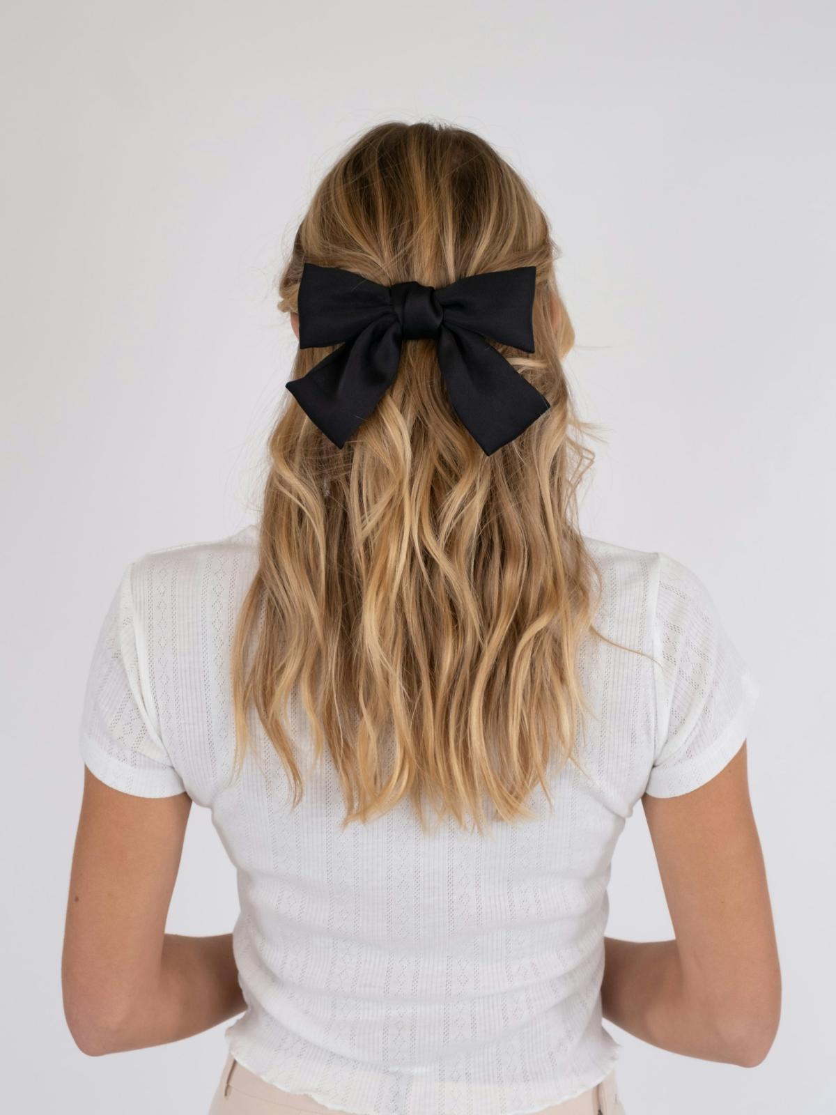Neo Noir Bow hair Clip, Black - 3