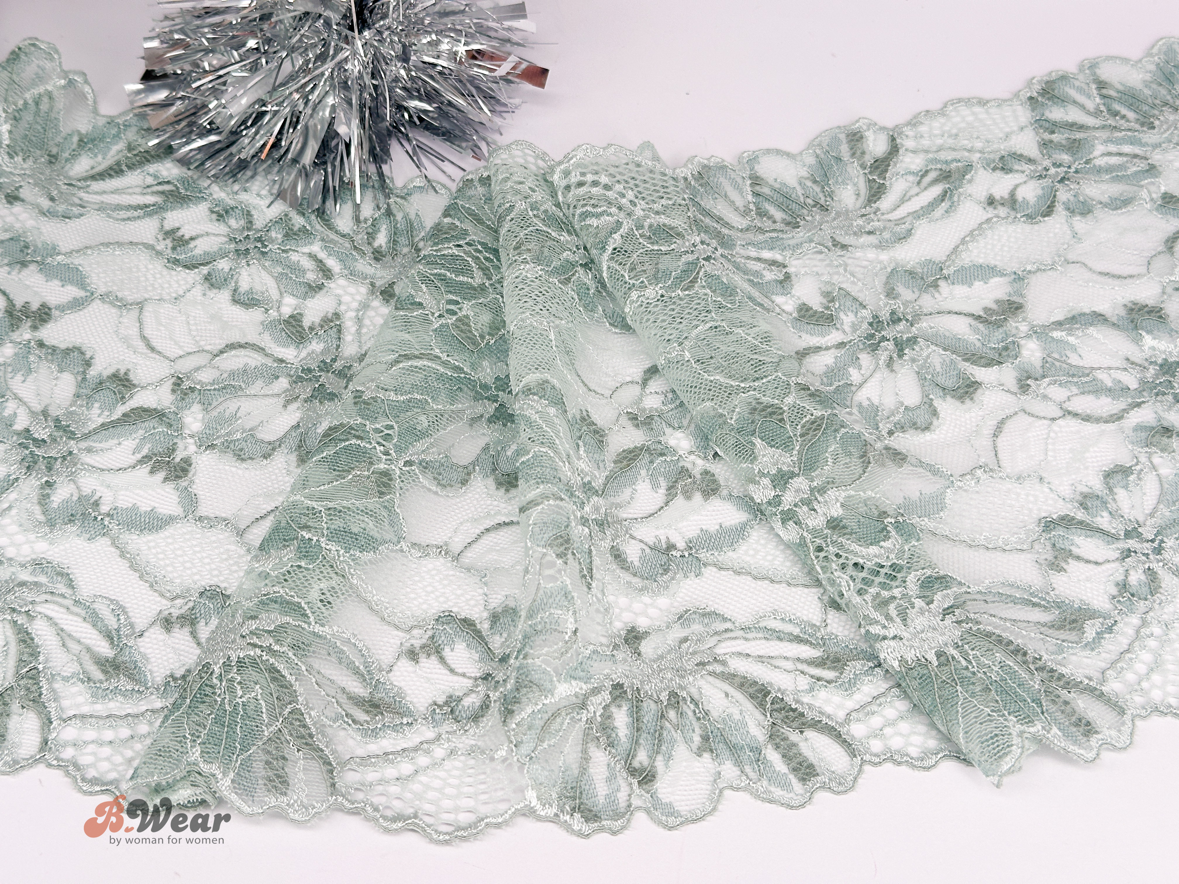 Stretch lace 21 cm - Sage green with white accents - 2