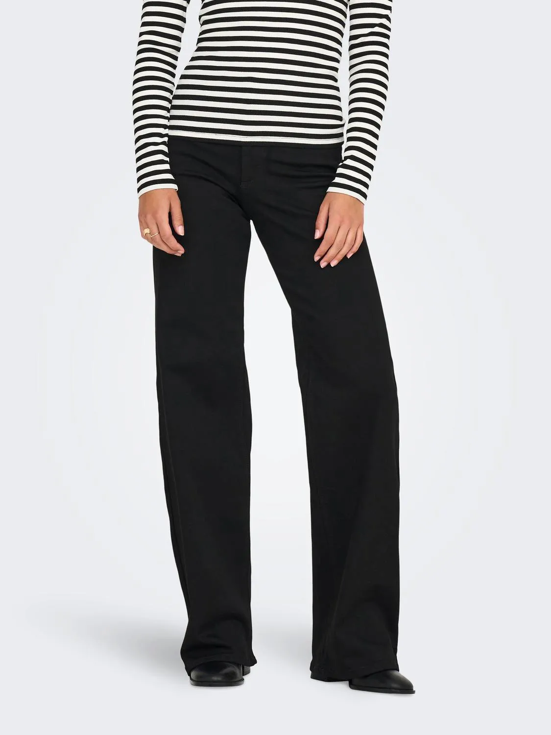 Only - Madison Blush Raka Jeans Svart