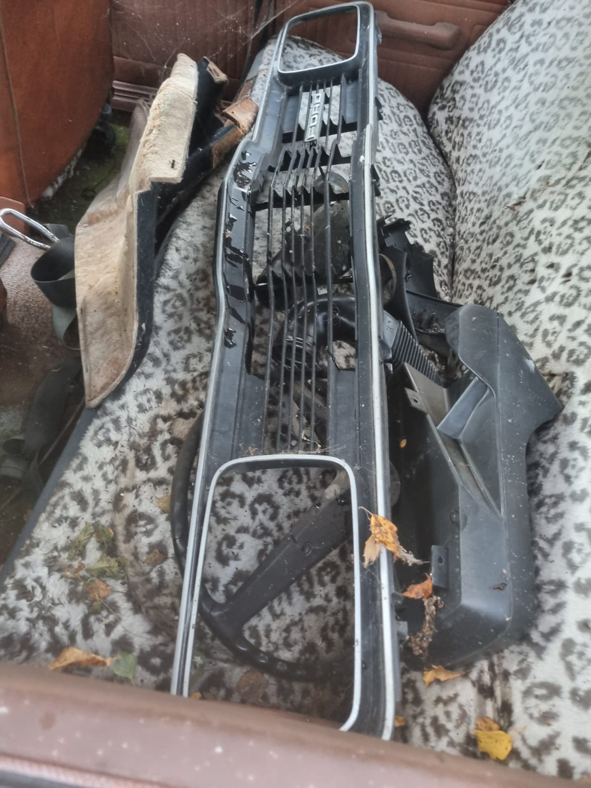 Ford Taunus - Spare part car (parts for sale) - 3