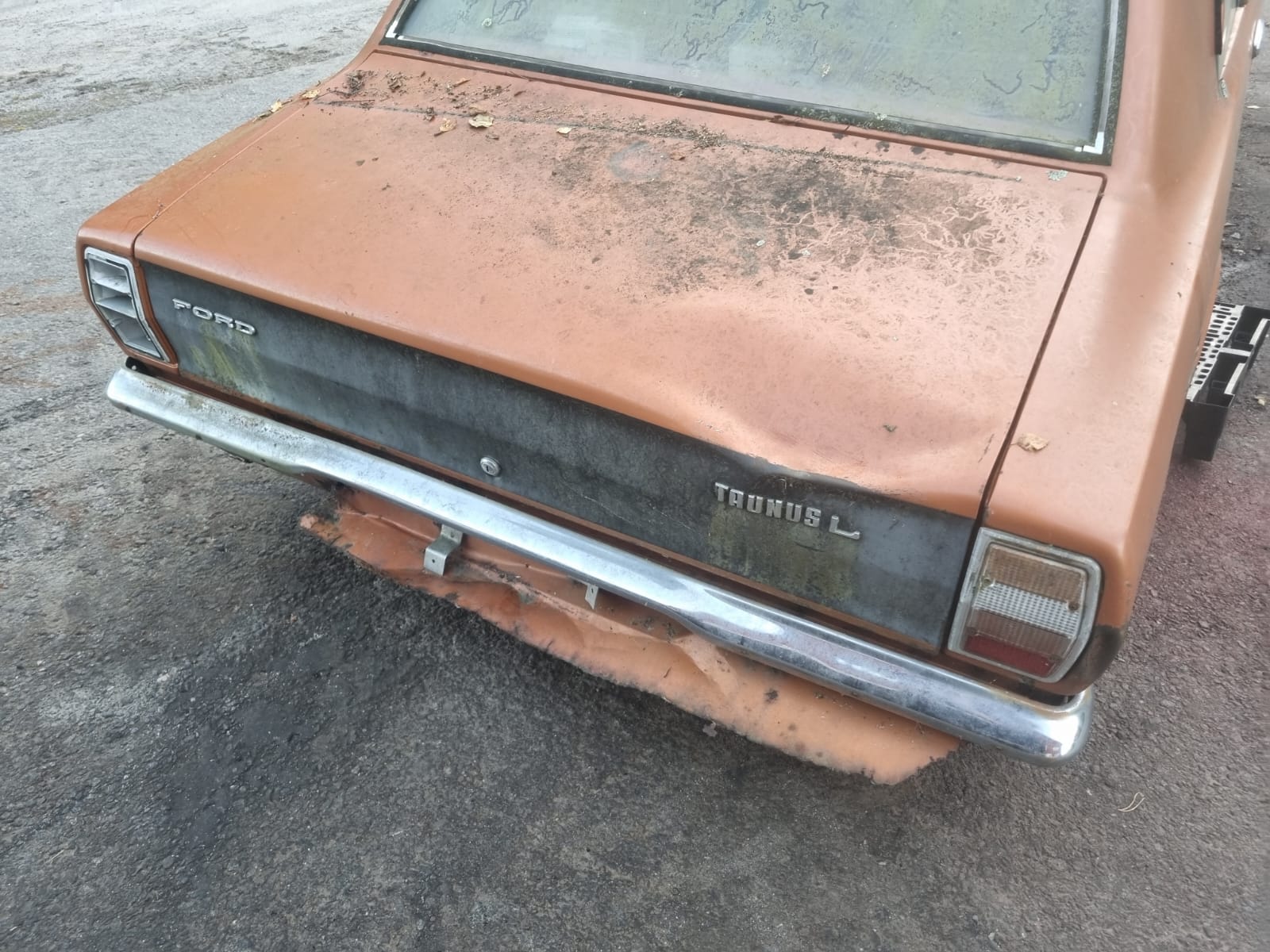 Ford Taunus - Spare part car (parts for sale) - 5