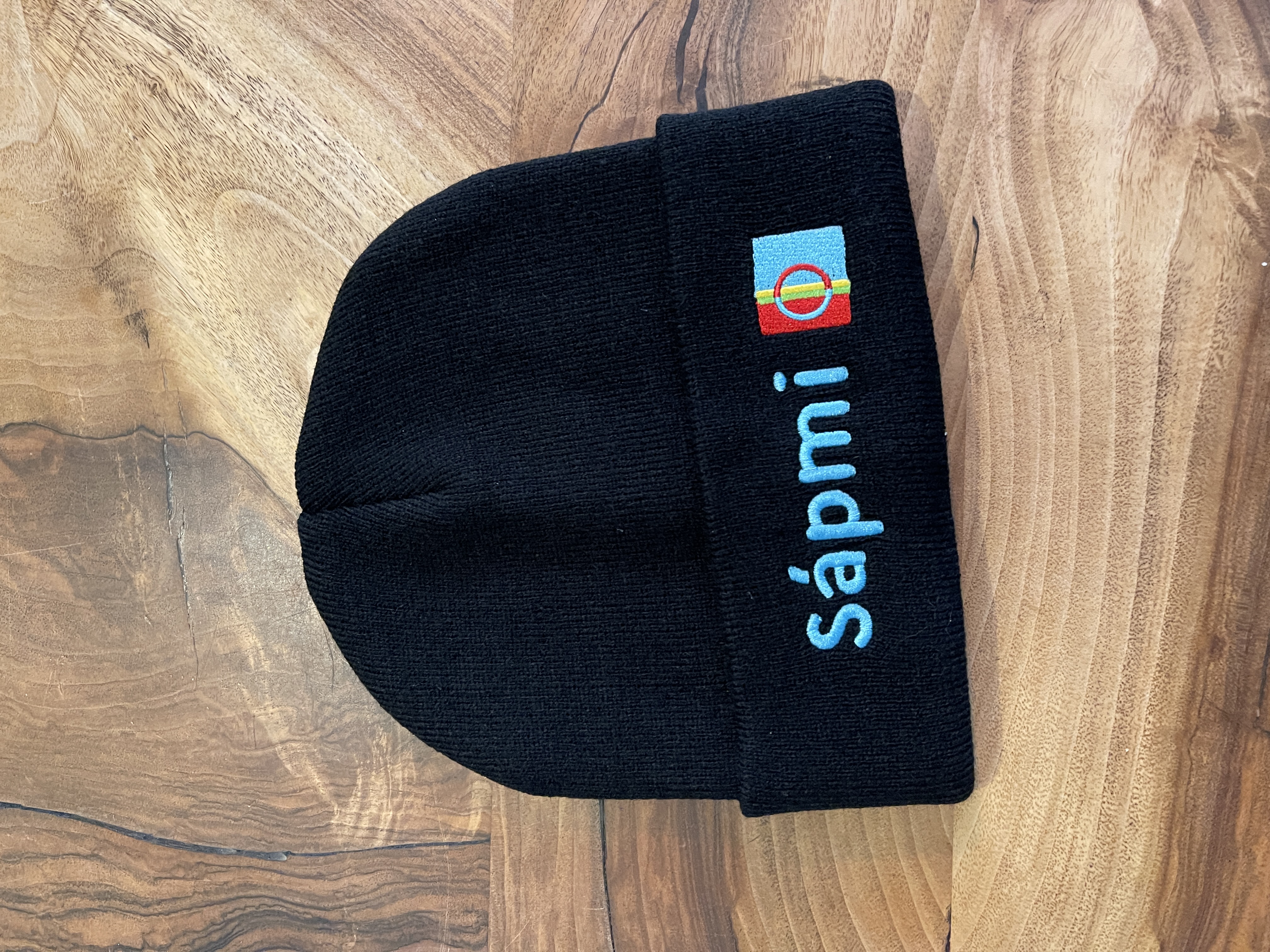 Hut Sápmi und Flagge gestickt, schwarz