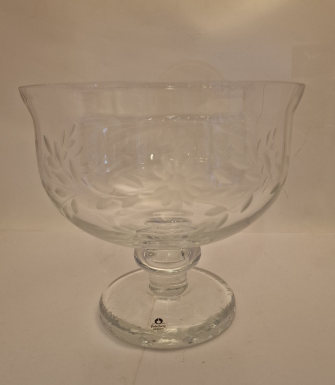 Pukeberg Andreas Josefsson bowl on foot