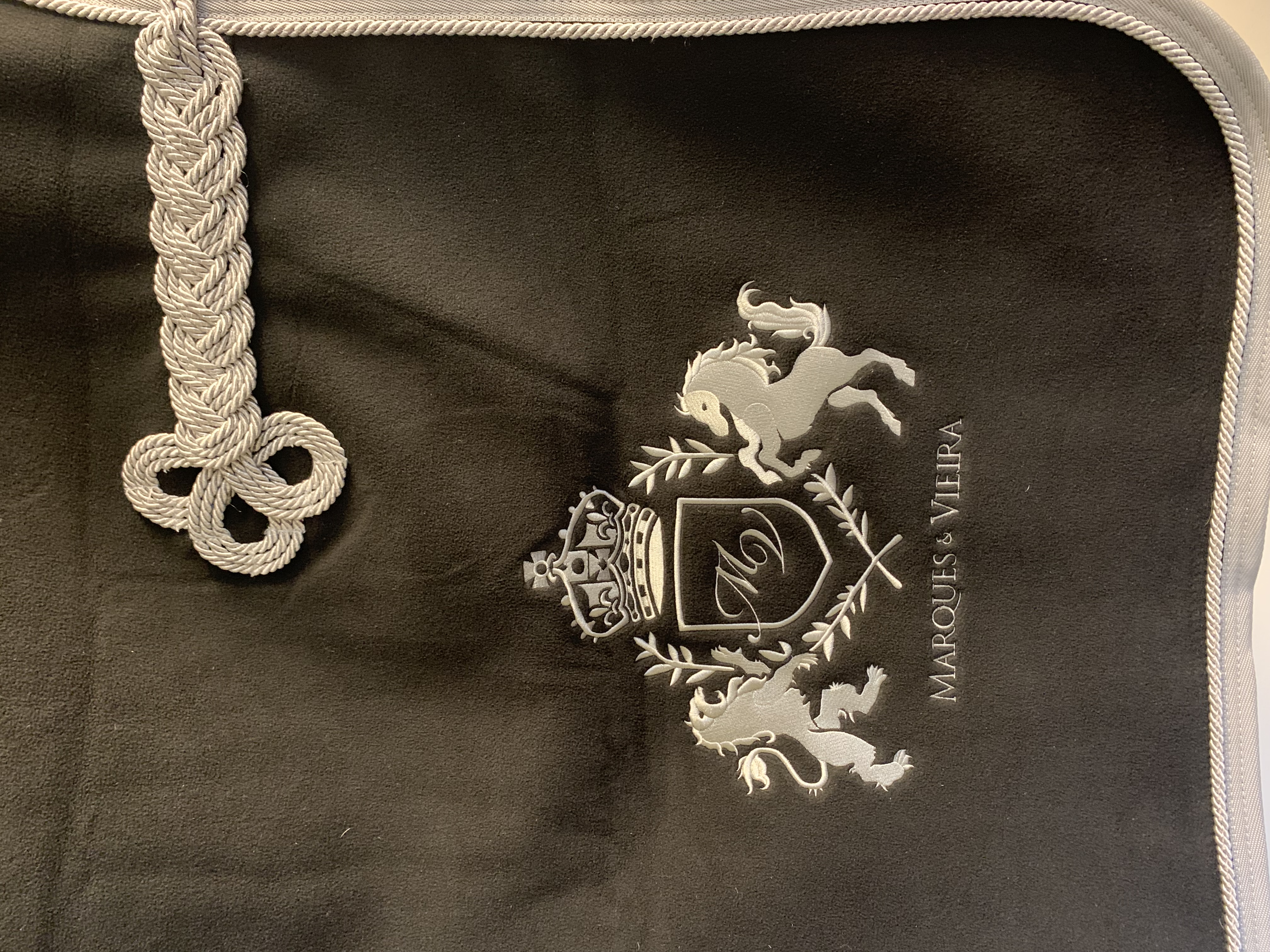 Show blanket premium fleece logo - 2