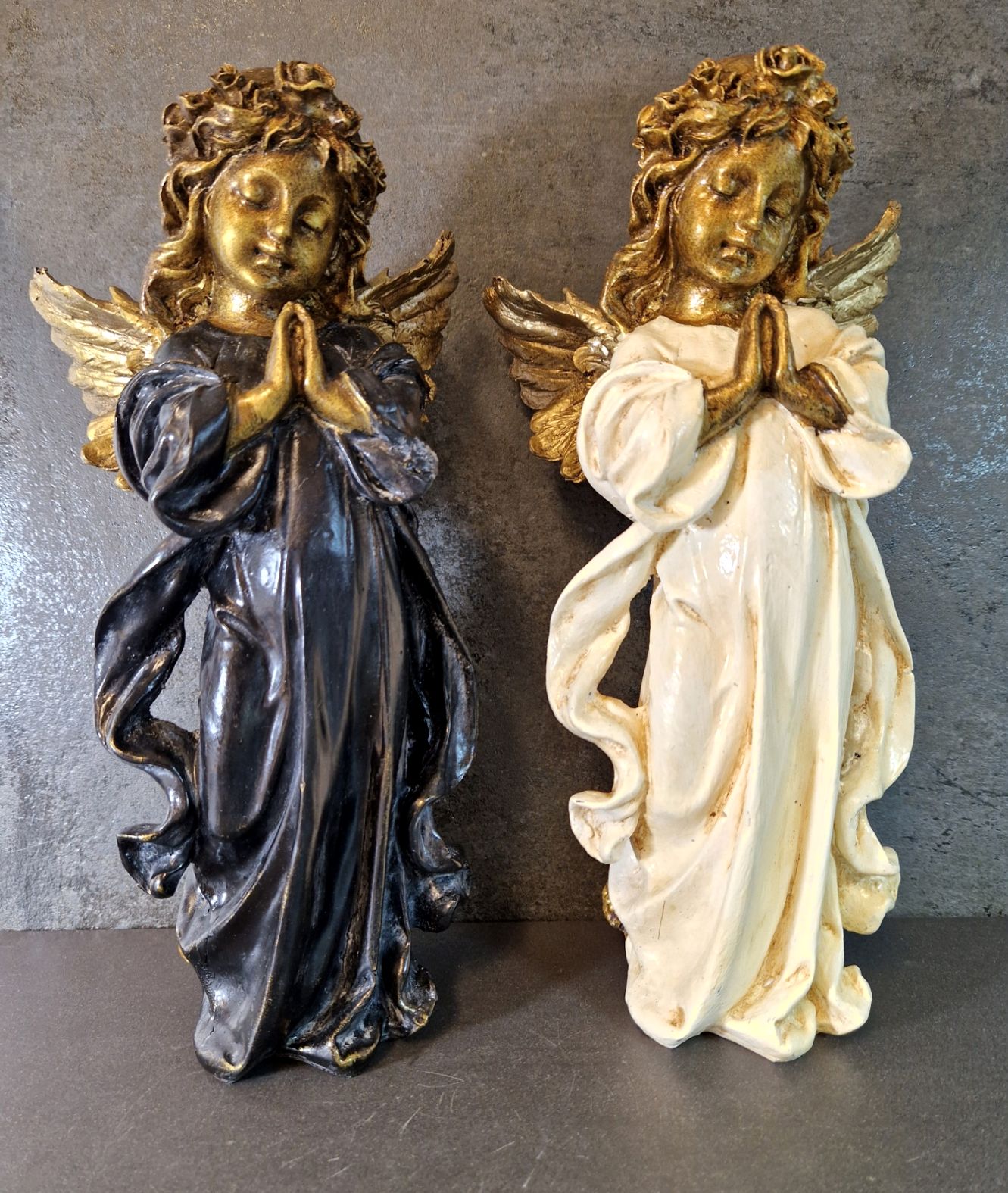 Bedjande  Ängel Staty - 30cm