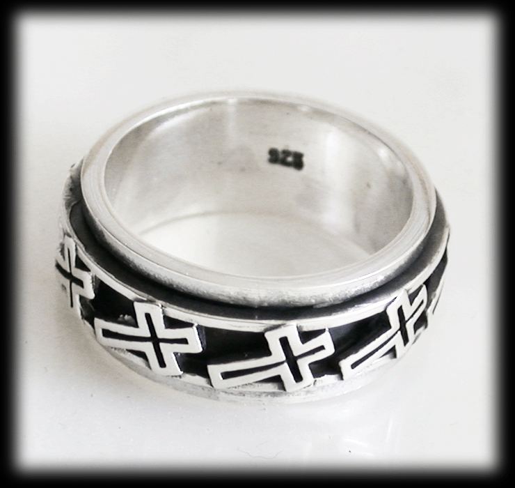 9.2 mm. Kors spinner ring / stressring i Äkta silver. - 2