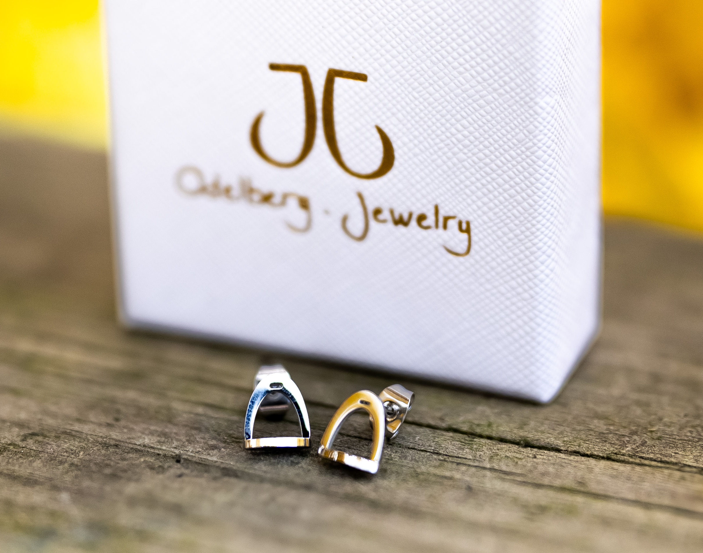 Small Stirrup Silver  - 9