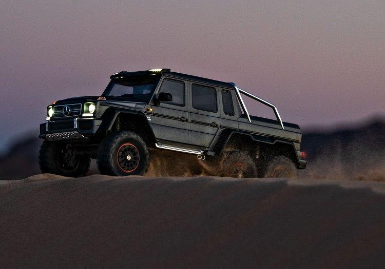 Traxxas TRX-6 Mercedes-Benz G63 AMG 6X6 TQi RTR Clipless Svart - 18