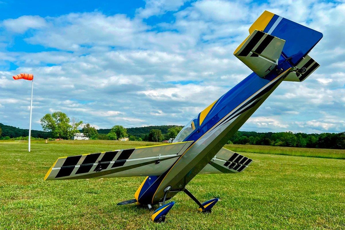 ExtremeFlight 104tum Edge 540T Blue/Yellow 2,64m - 7