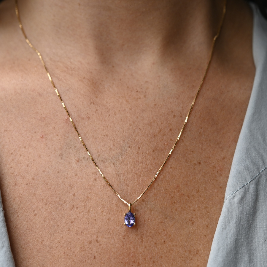 Hänge oval tanzanite guld 18 karat 