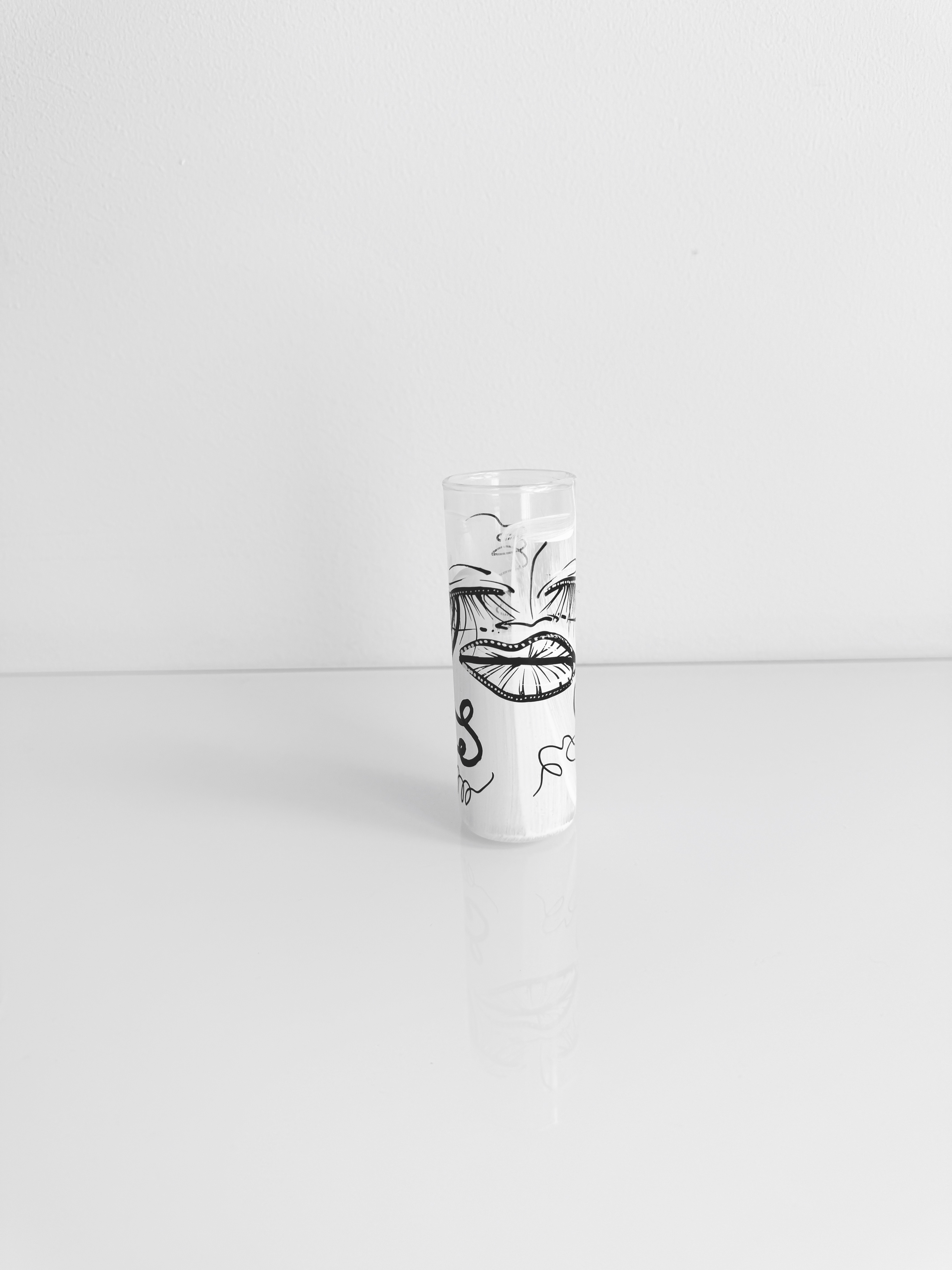 WHITÉ - 12