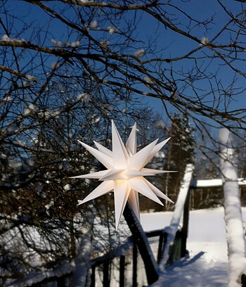 Stjärna 3D för utomhus och inomhusbruk. 33 cm vit. Adventsstjärna med batteri