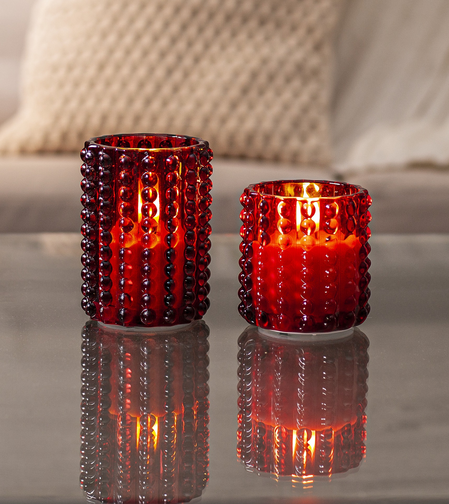 Blockljus i glas Dotty 9,5 cm röd. Batteriljus med timer och LED