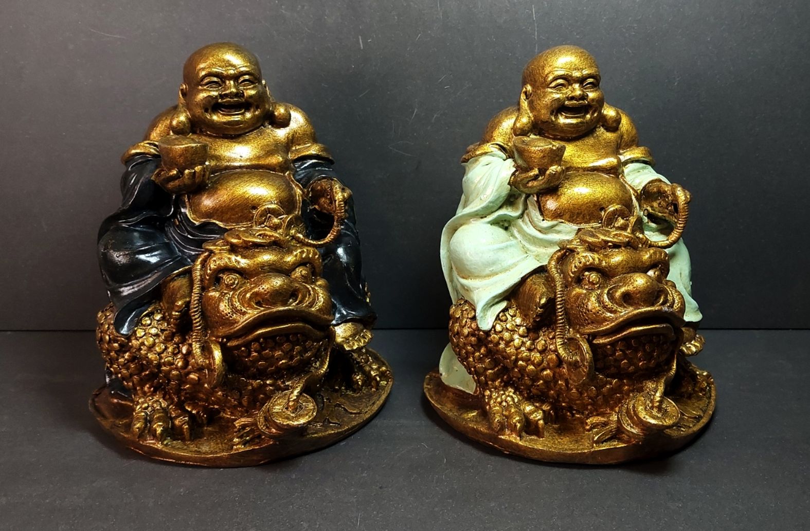 Glad Buddha på Trebent Groda med Mynt - Staty  - 4
