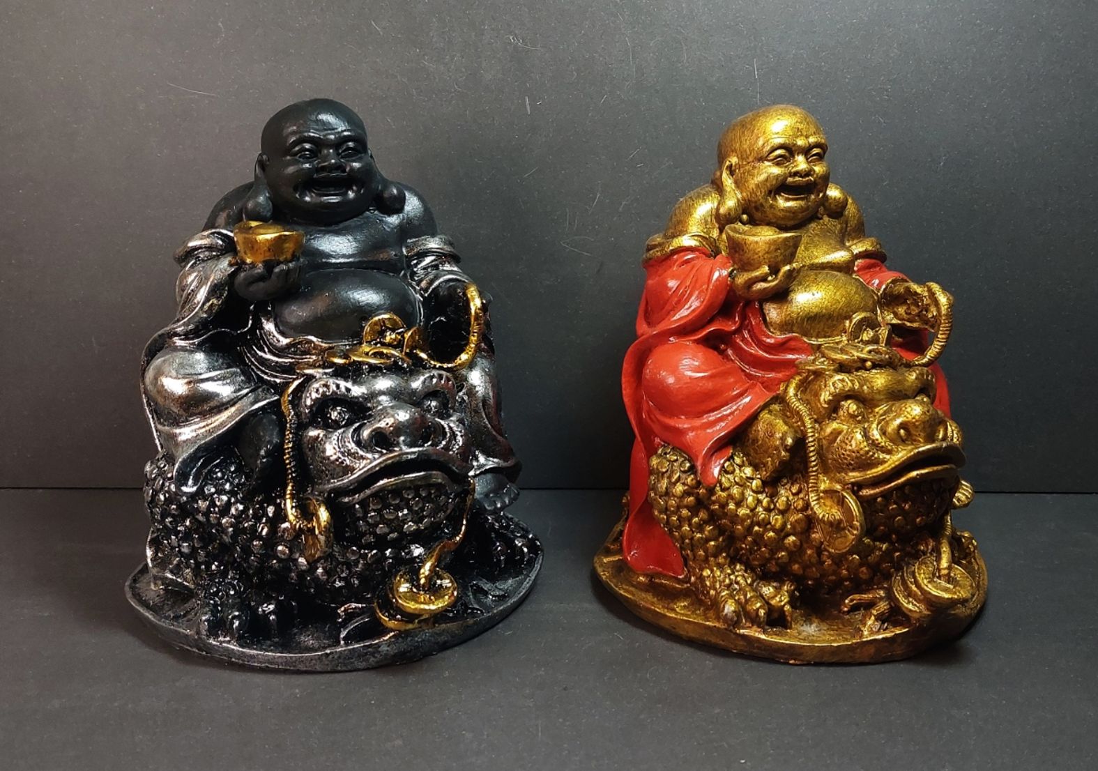 Glad Buddha på Trebent Groda med Mynt - Staty  - 3