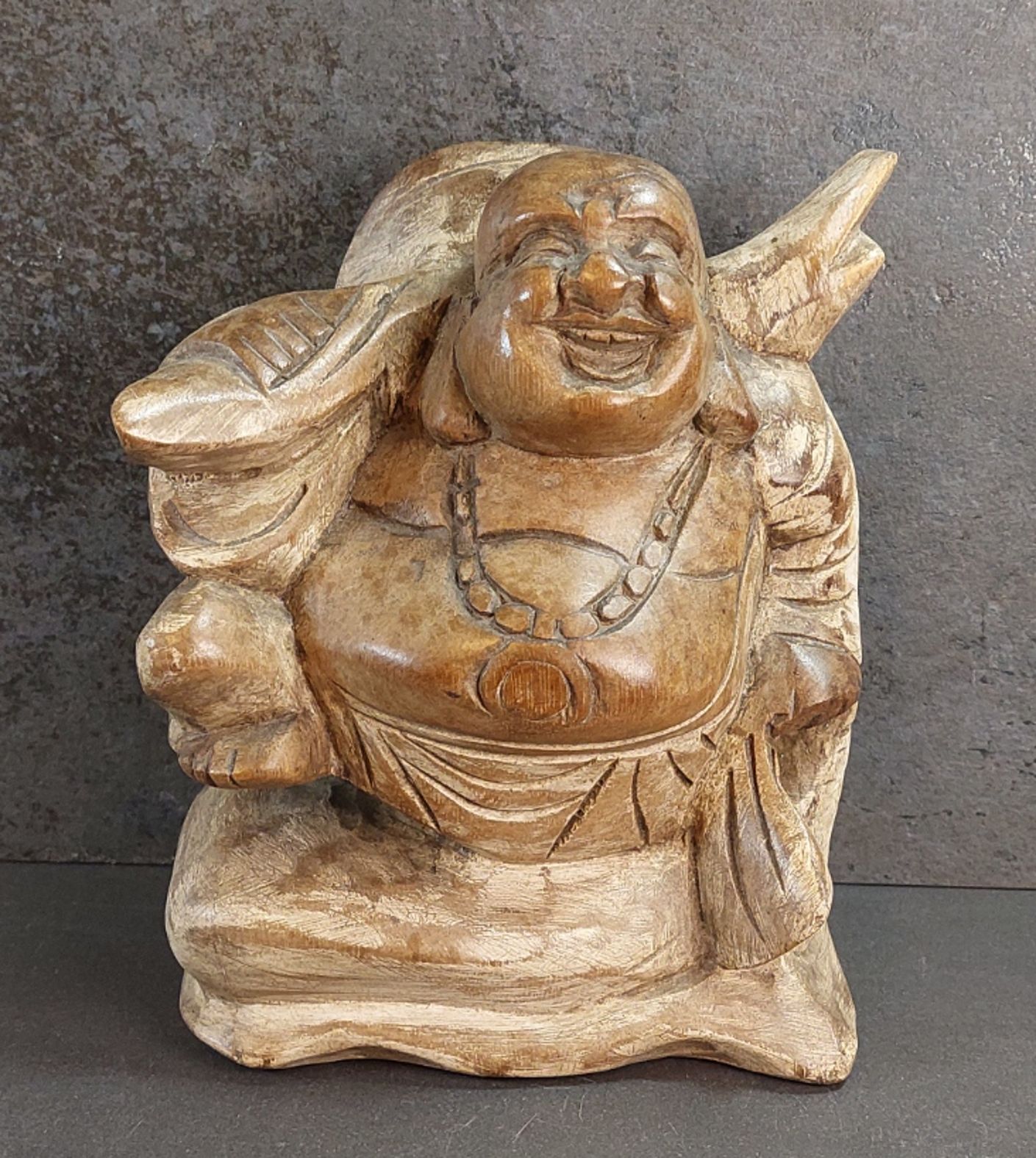 Glad Buddha, Vit Antik 