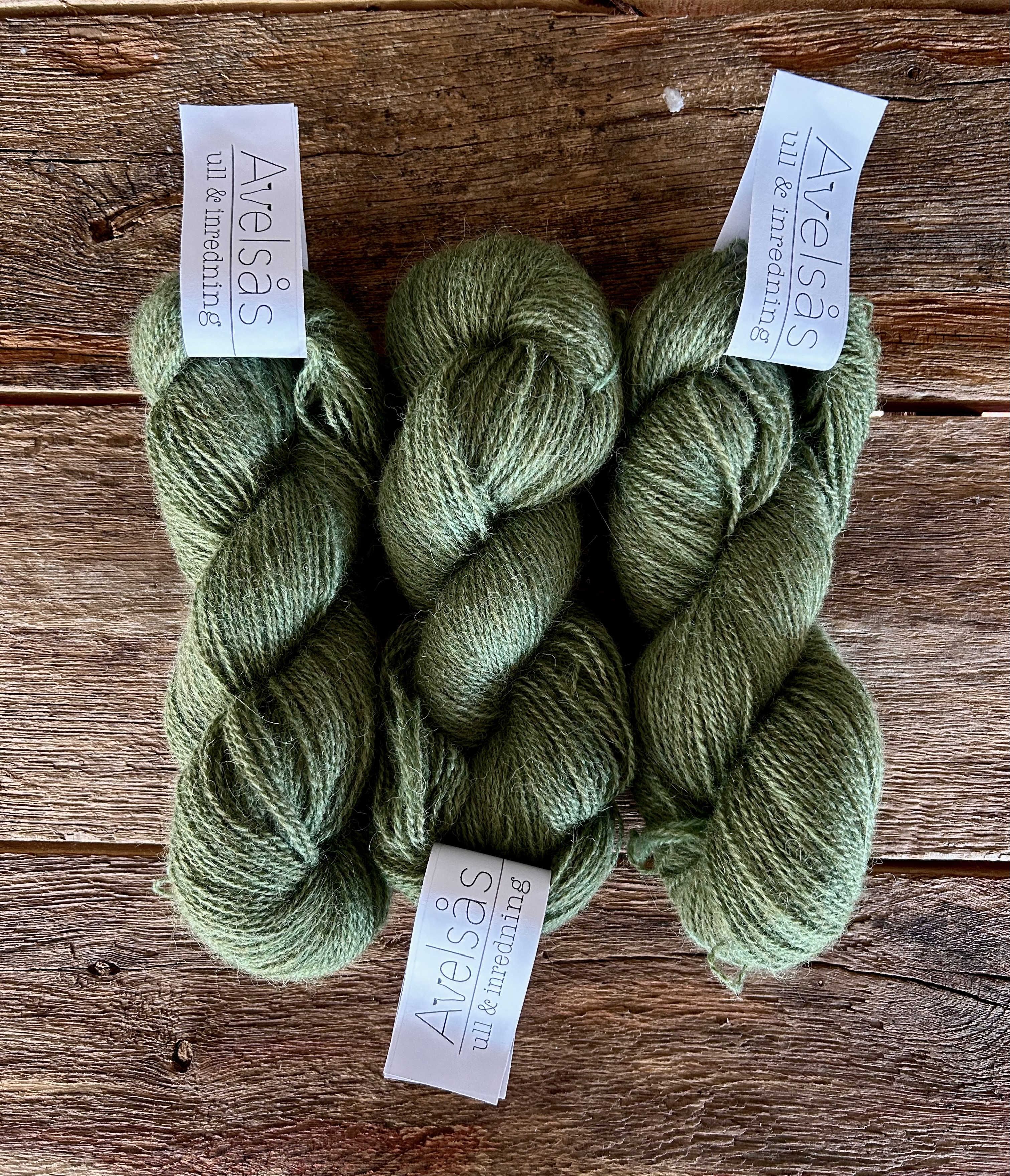 Alpaca yarn 2-ply Mild dark green