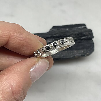 Diamantring fasettslipade