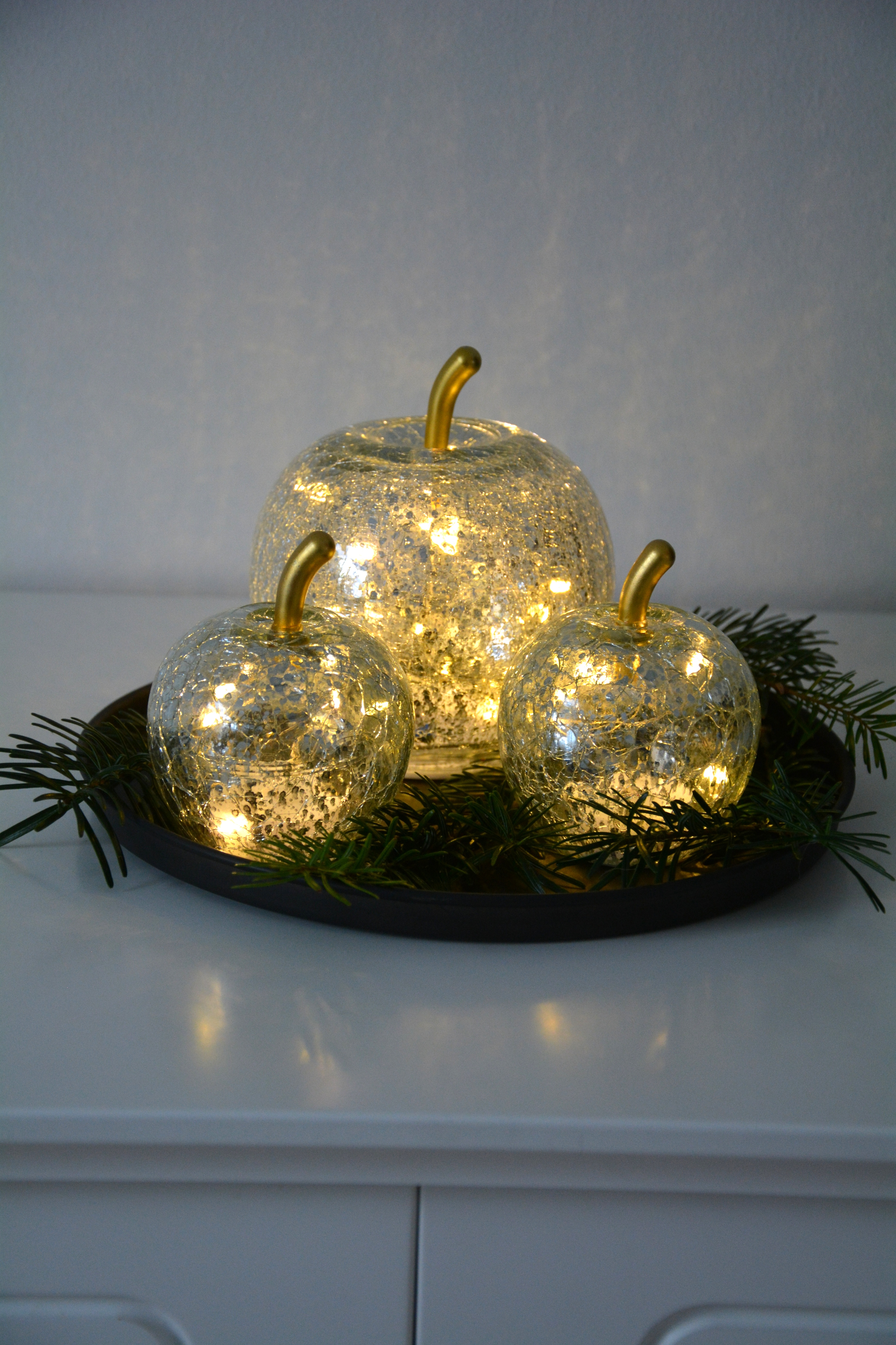 Äpple i glas silver / klar med LED- belysning och timer M 12 cm - 4