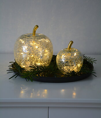 Äpple i glas silver / klar med LED- belysning och timer S. 9 cm