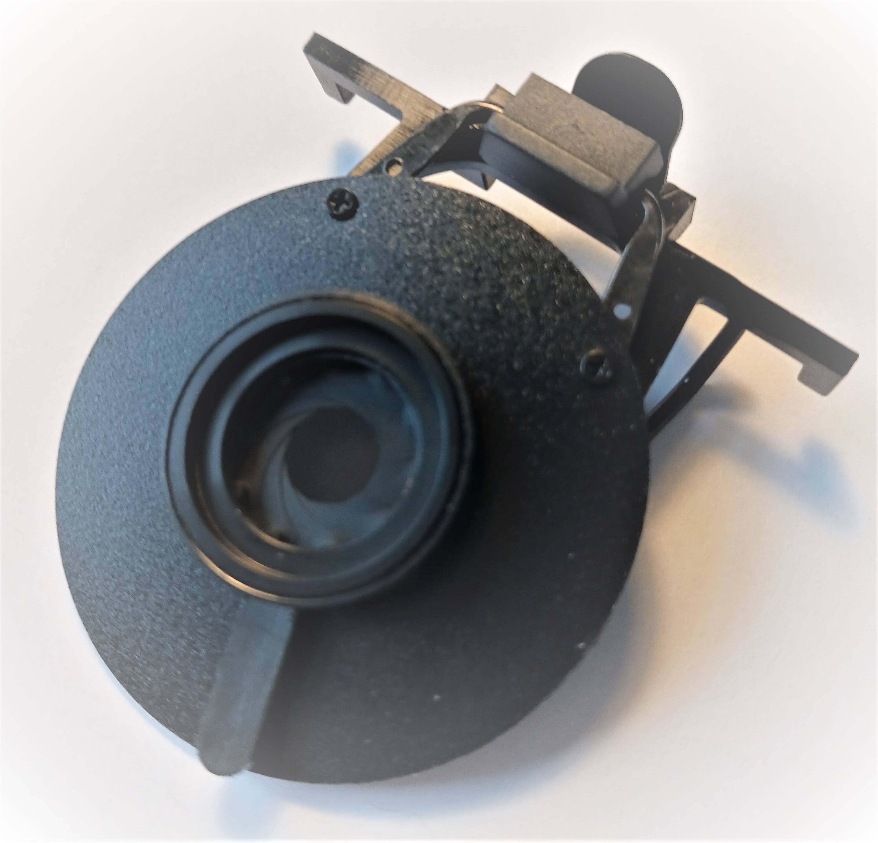 Buinger cover with iris for normal glasses
