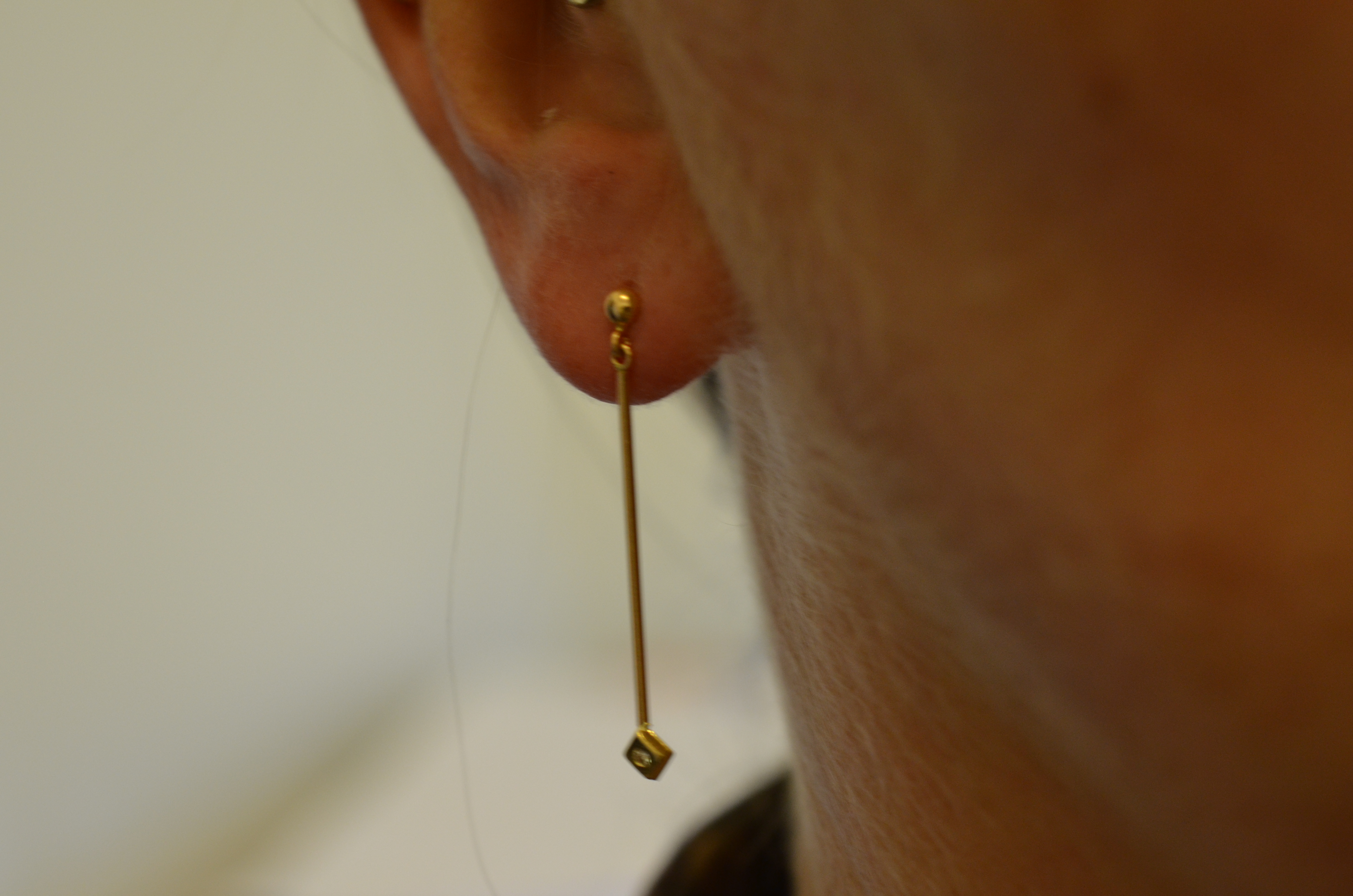 Second Hand 18k earrings with cz - 5