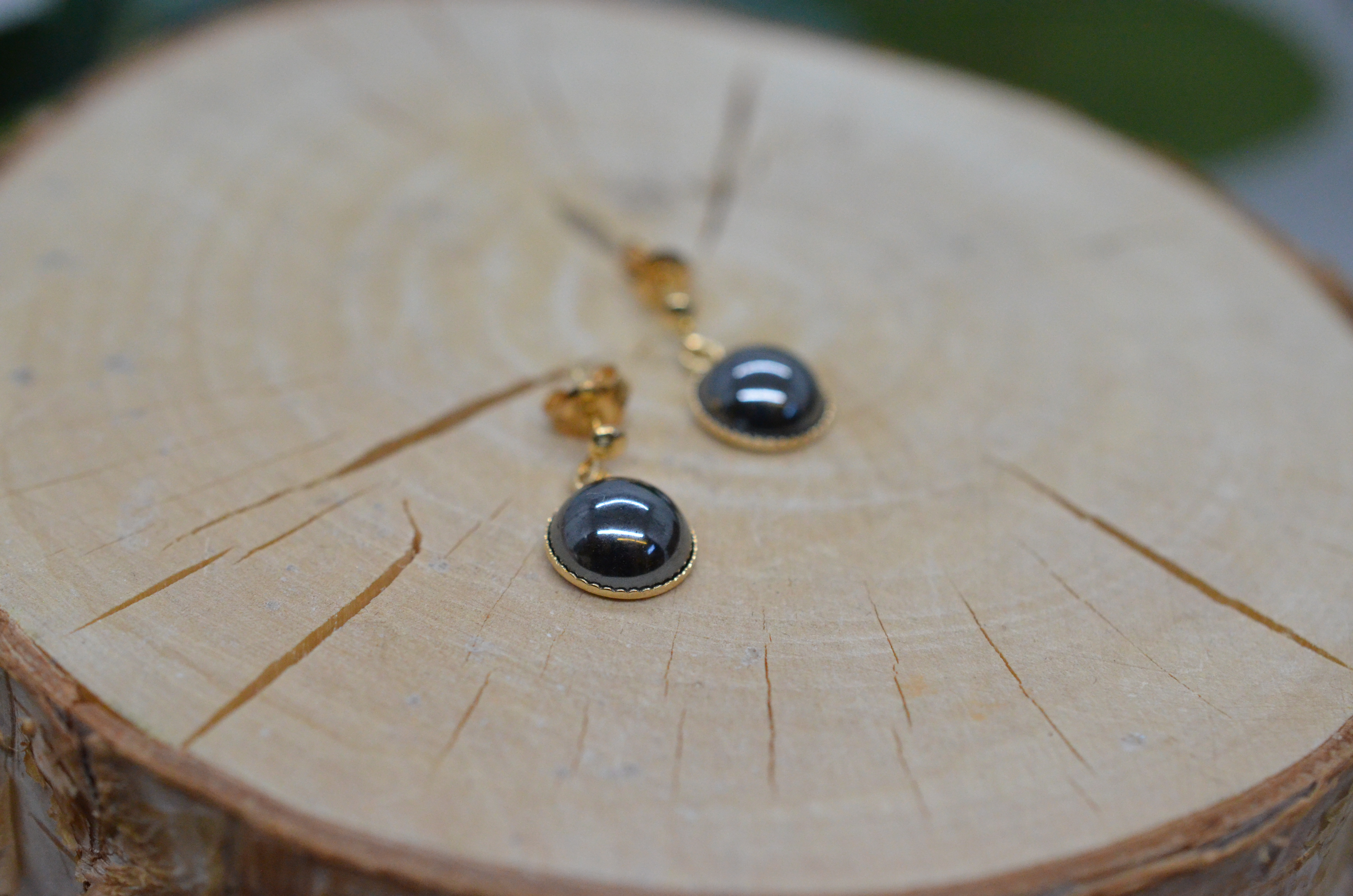 Vintage 18k earrings with hematite