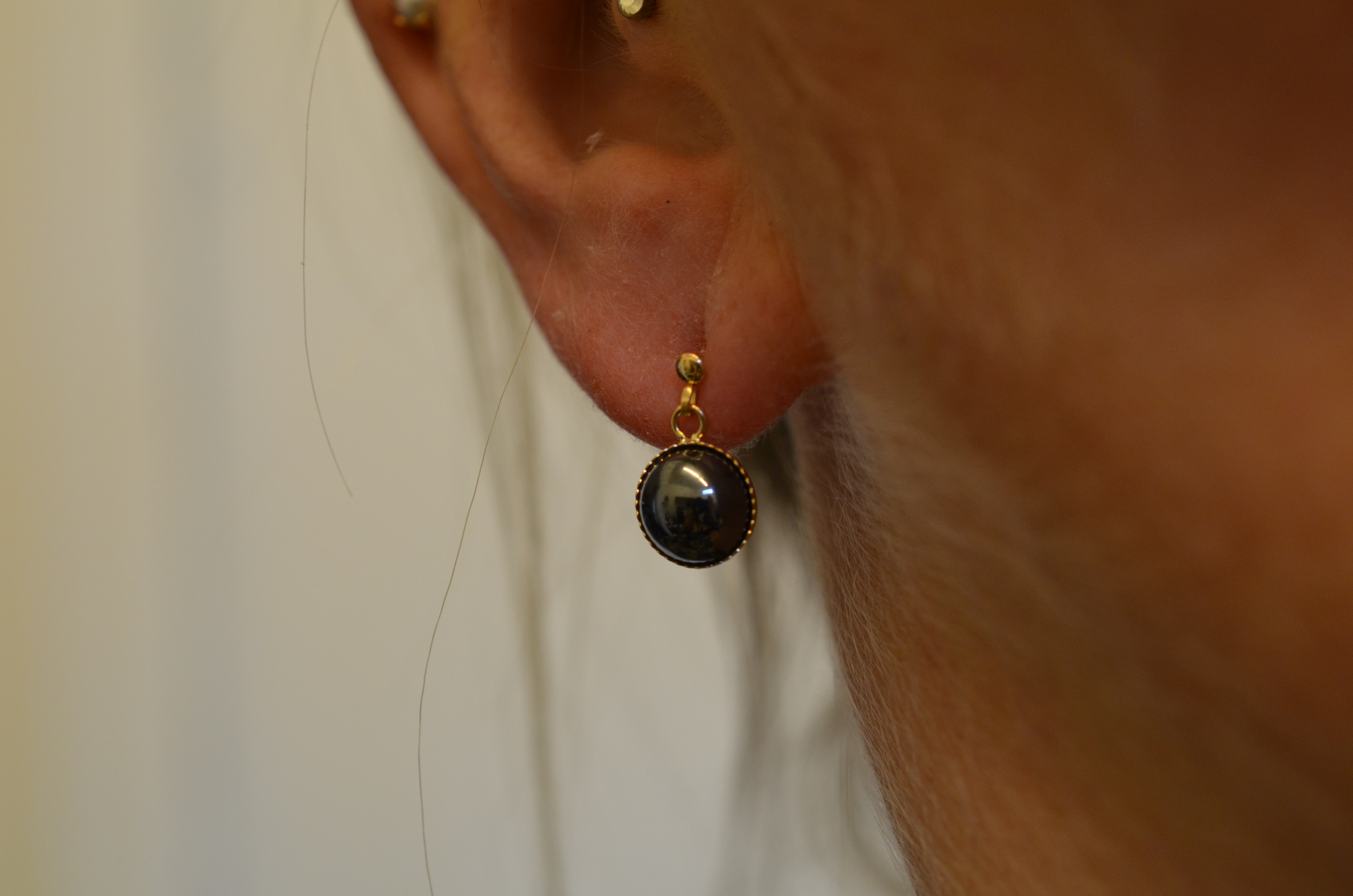 Vintage 18k earrings with hematite - 4