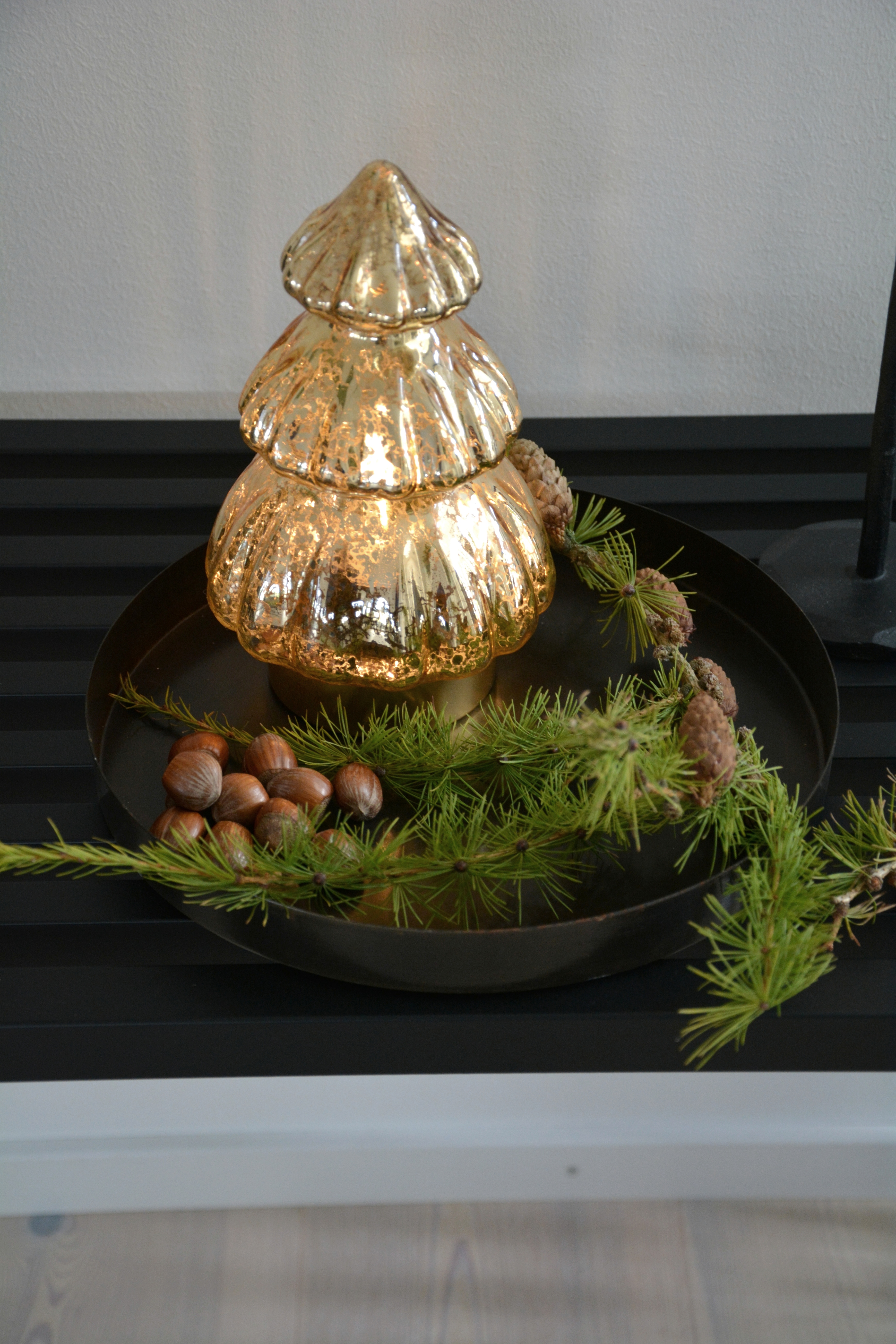 Gran i glas guld 20 cm. granlampa med timer och LED