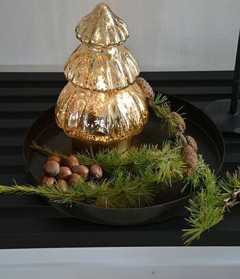 Gran i glas guld 20 cm. granlampa med timer och LED