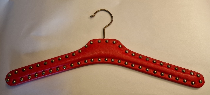 Hanger with rivets red