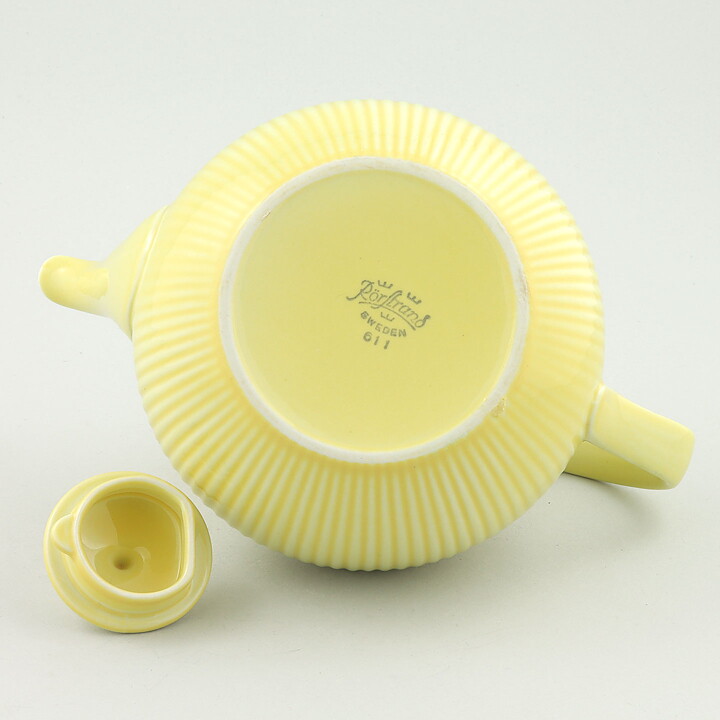 Hertha Bengtsson (Kolorita 1950s) Yellow Swelling Teapot 20 cm