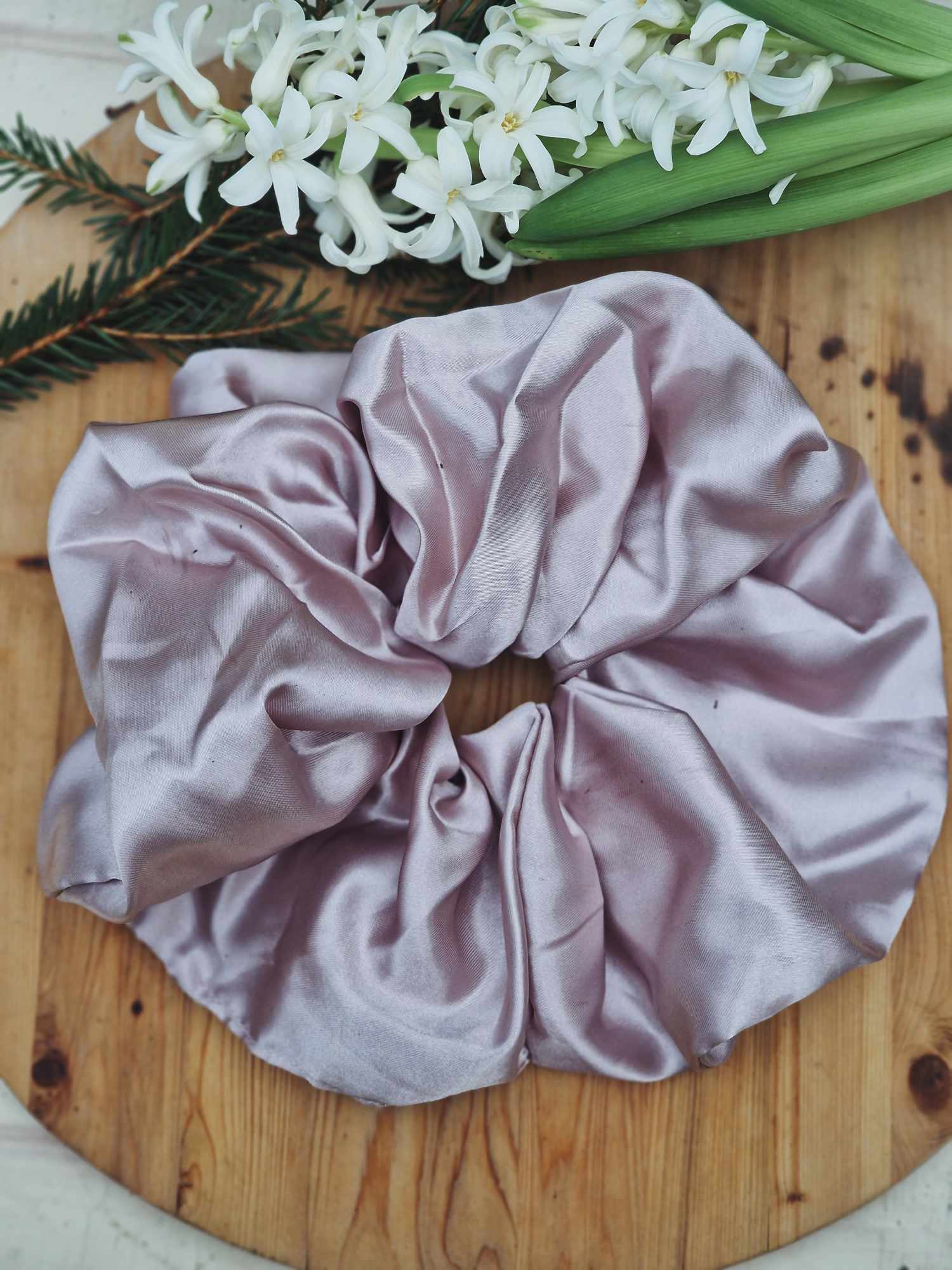 Stor scrunchie i satin