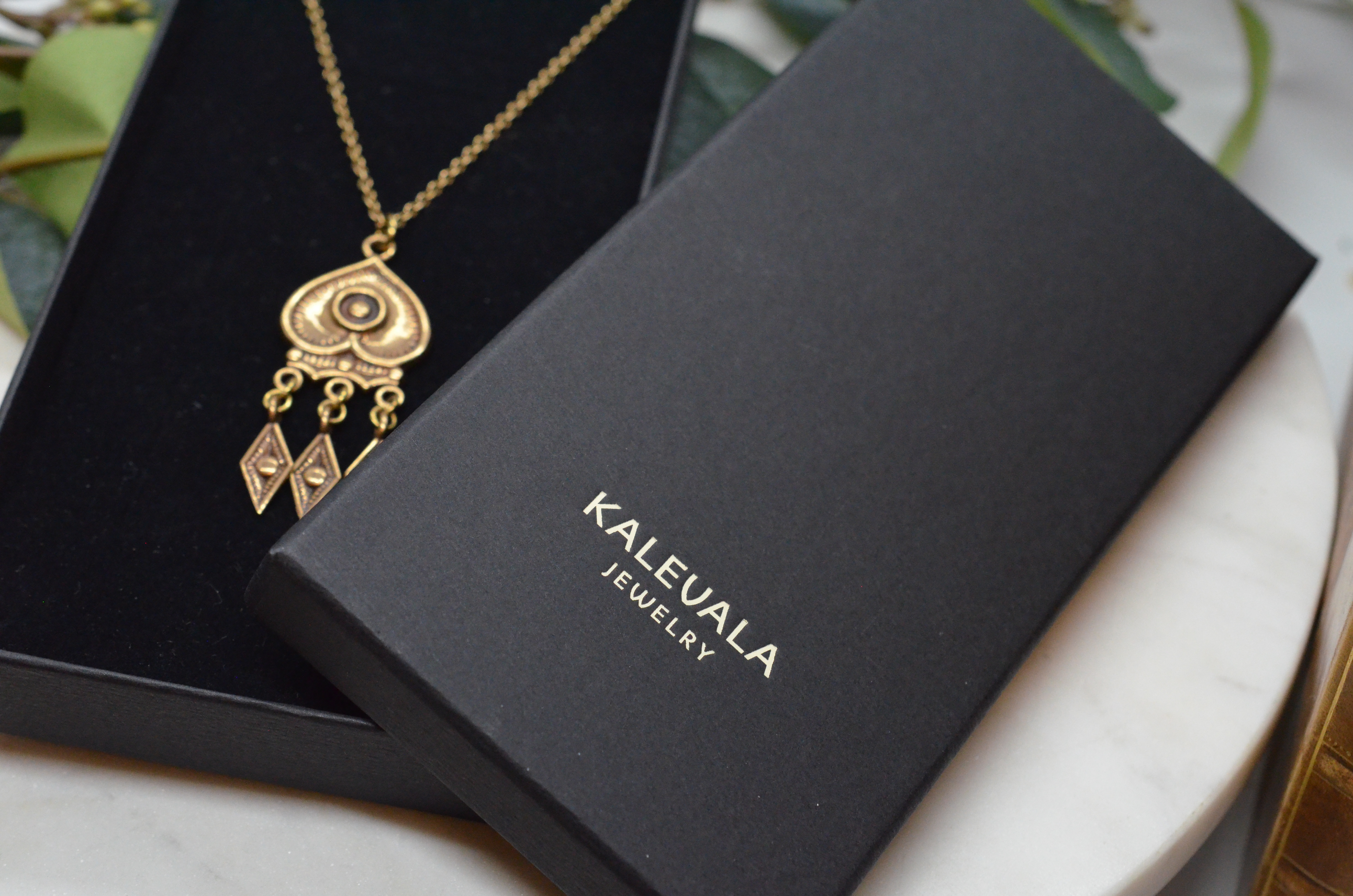 Second Hand Kalevala "Herttalethi", halsband i brons - 2