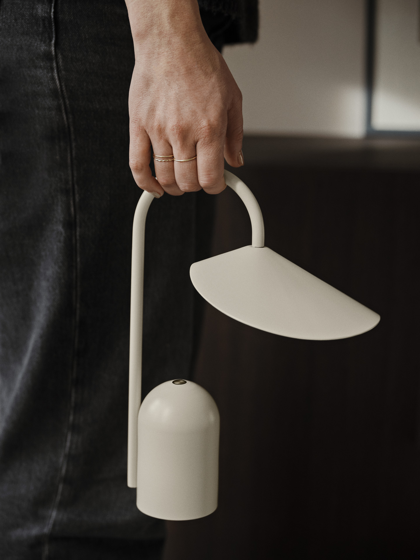 Arum Portabel lampa cashmere Ferm Living - 2