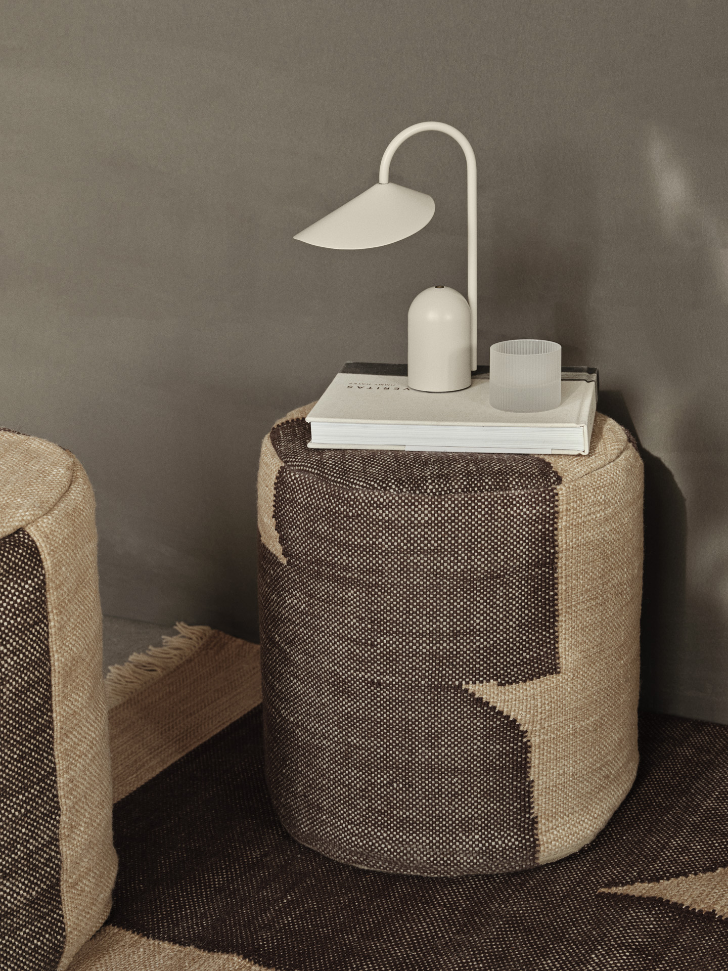 Arum Portabel lampa cashmere Ferm Living - 3