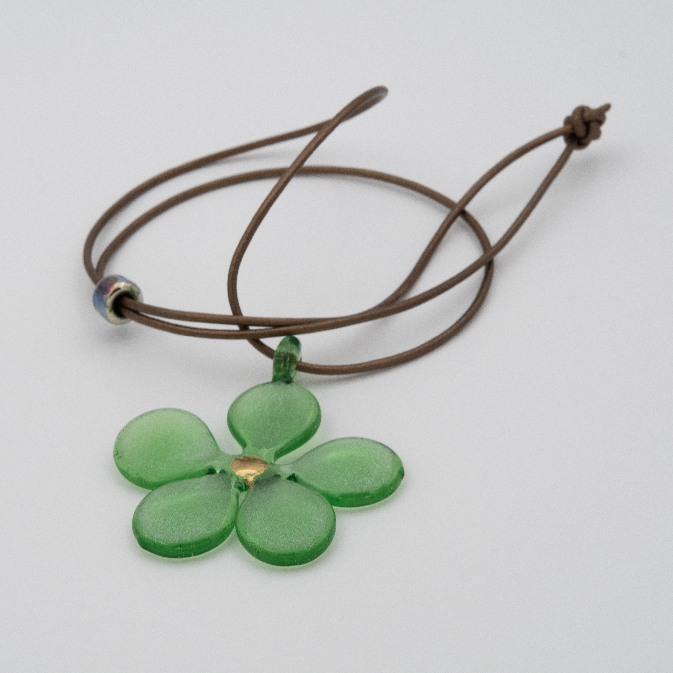 HALSBAND MED EN STILISTISK BLOMMA AV GLAS - 6