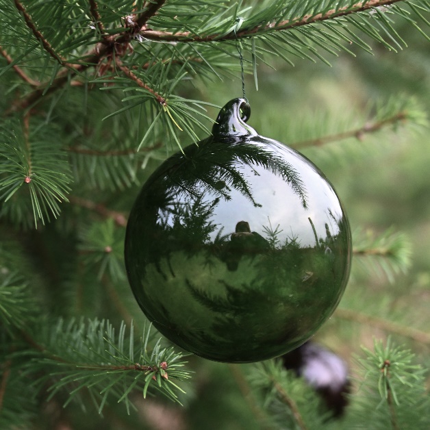 Hanging Christmas bauble - Glass bauble - Christmas tree bauble - Ornament - Glass - Green - 10x11 cm