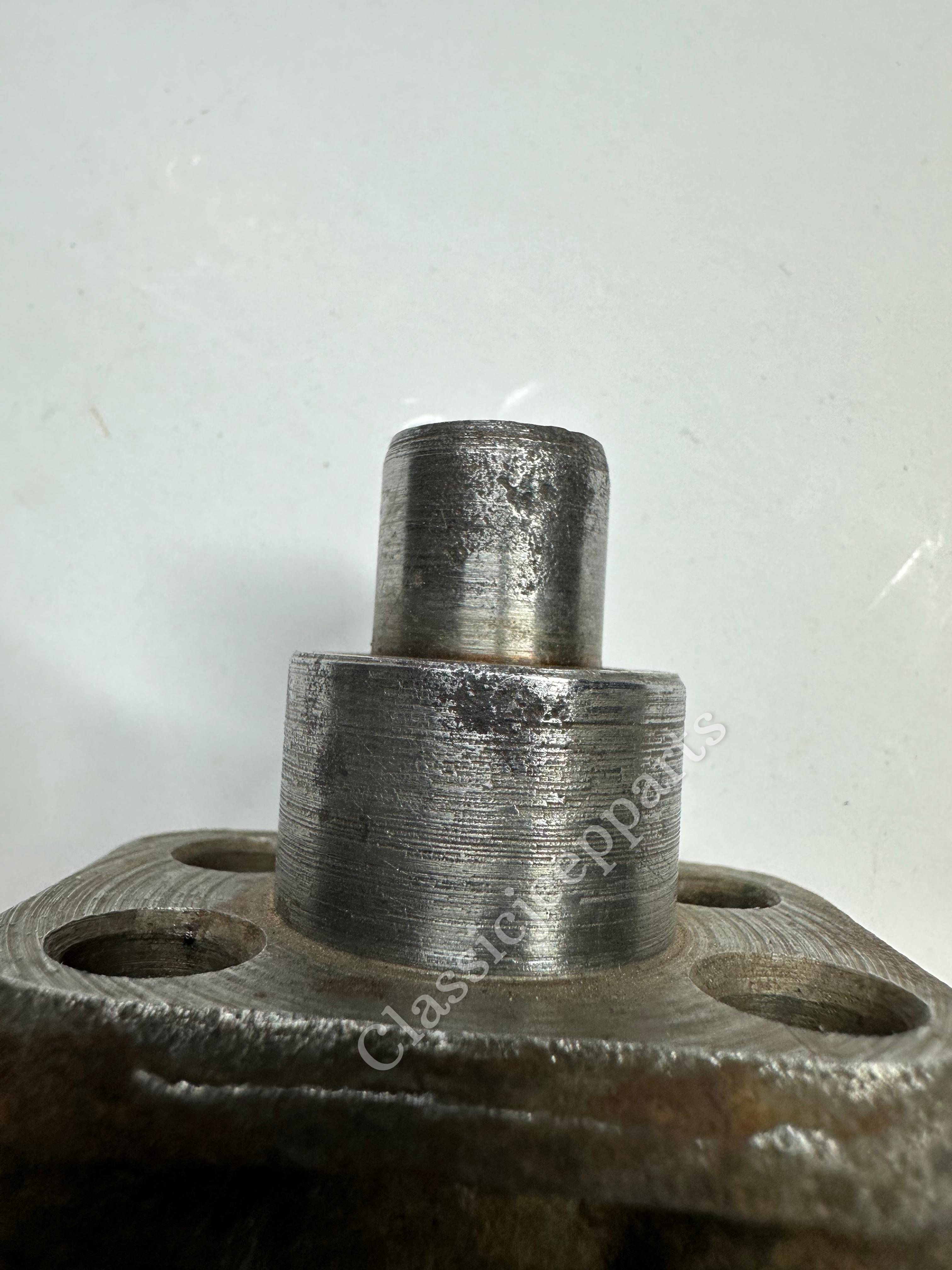 GPW King pin bearing cap - 2