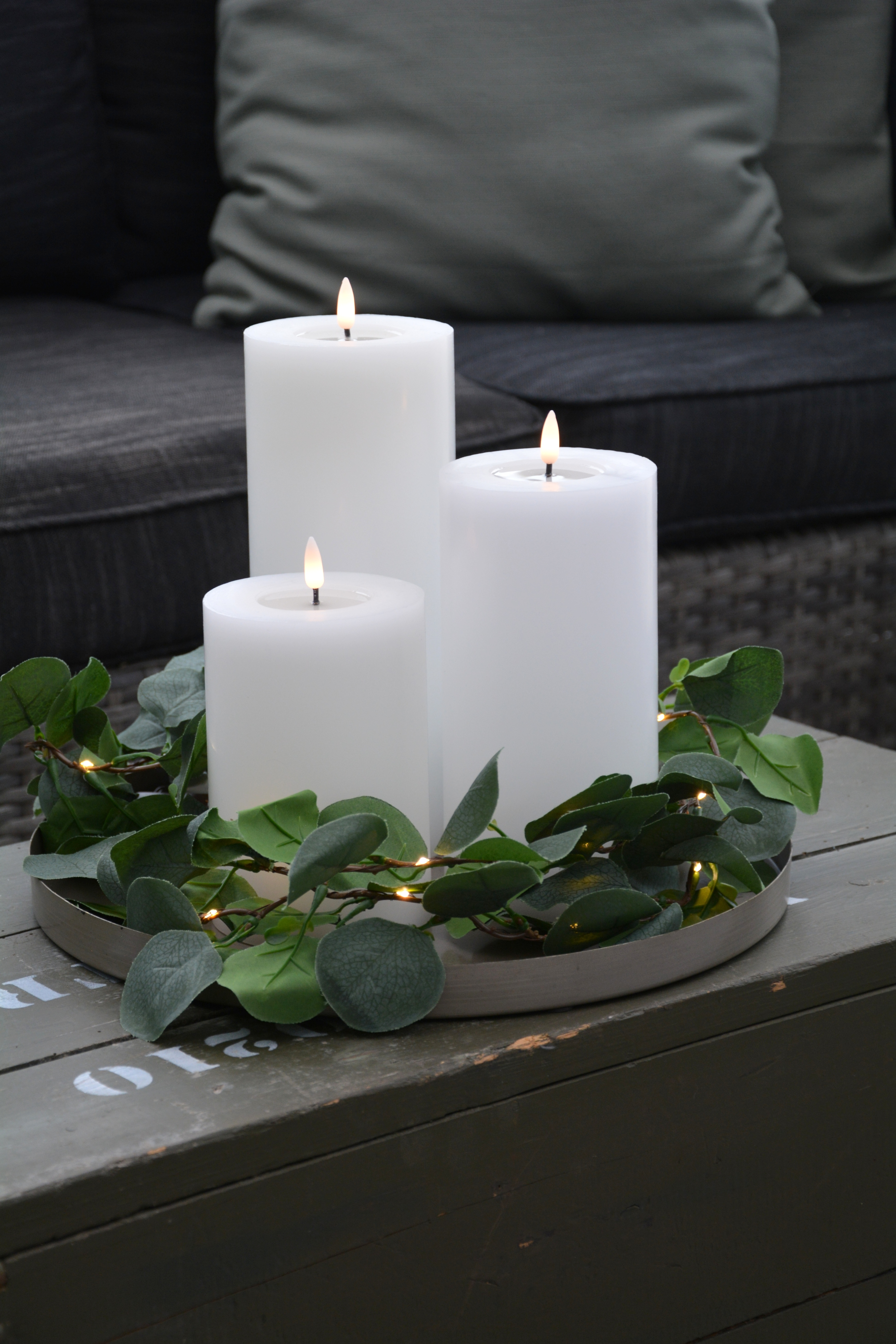 Blockljus vitt XL 22,5 cm M. LED batteriljus flow vax med timer