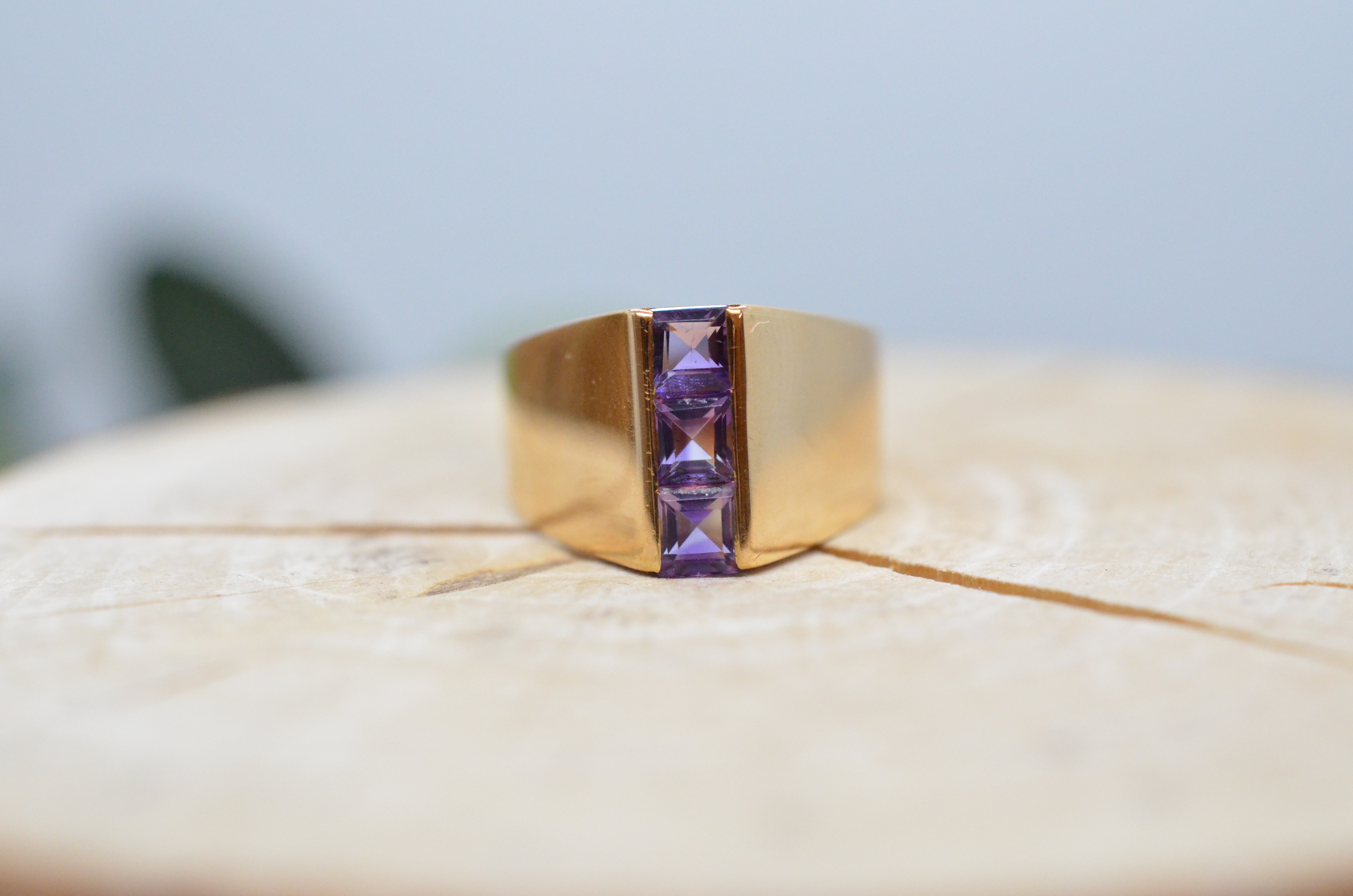 Vintage 18k ring with amethysts, 1962