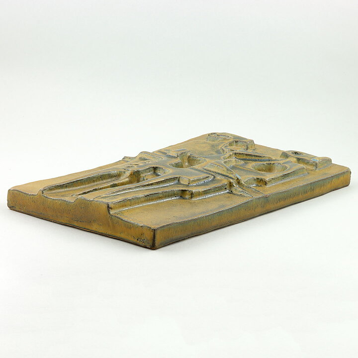 オーケ・ホルム  抽象的な装飾の茶色い陶板  37cm  1970年代 